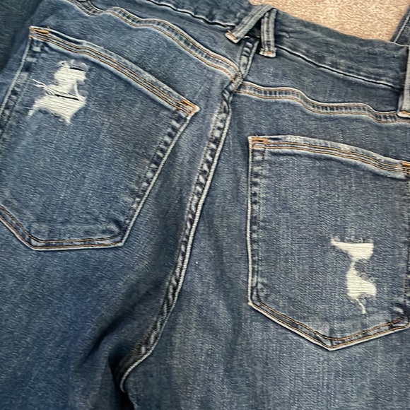 Like NEW 2 Pair of Good American Jeans - Picture 8 of 14